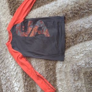 Under Armour long sleeve shirt boys M